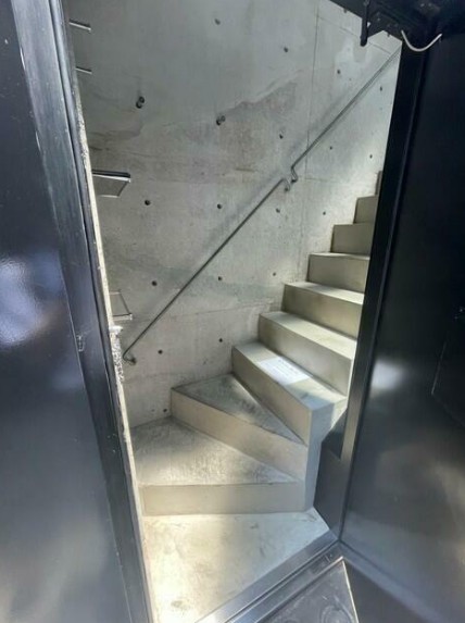 (玄関)