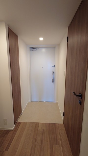 ※写真は同タイプ住戸です。(玄関)