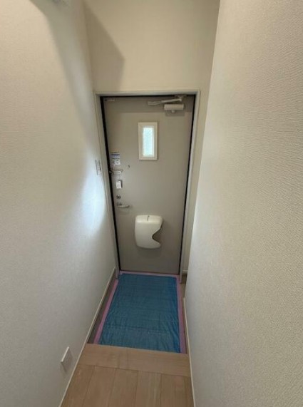 (玄関)