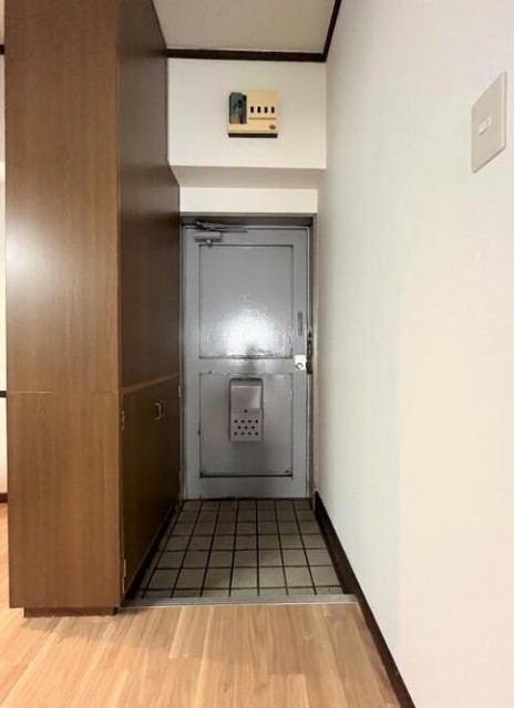 (玄関)