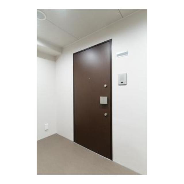 ※写真は同タイプ住戸です。(玄関)
