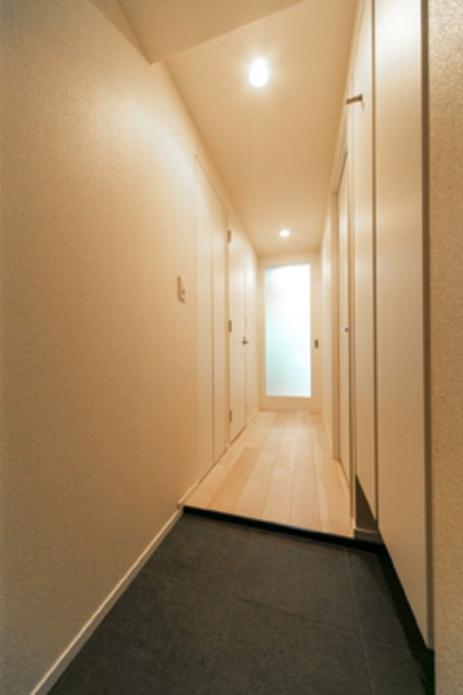 ※写真は同タイプ住戸です。(玄関)