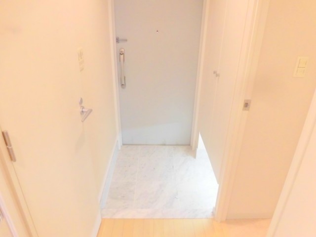※同仕様写真含む(玄関)