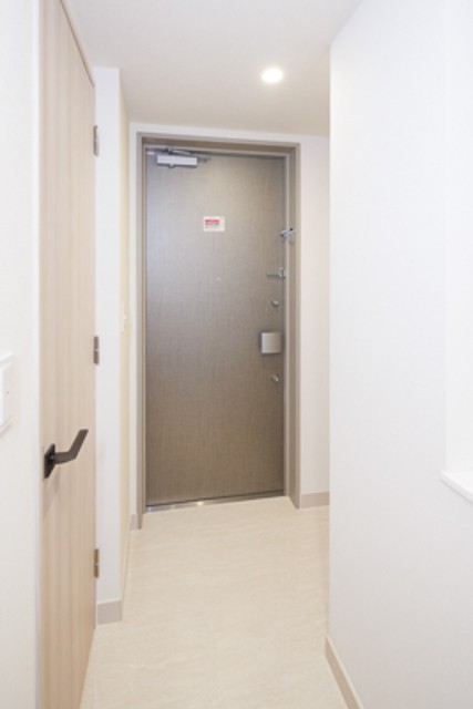 ※写真は同タイプ住戸です。(玄関)