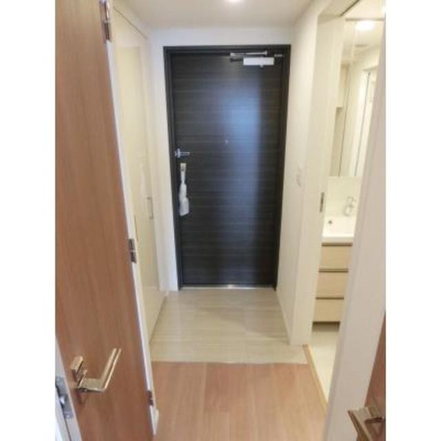 ※写真は同タイプ住戸です。(玄関)