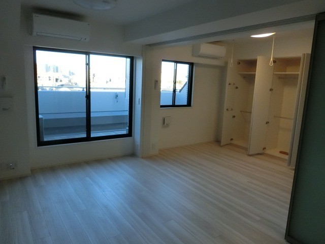 ※写真は同タイプ住戸です。(居間)
