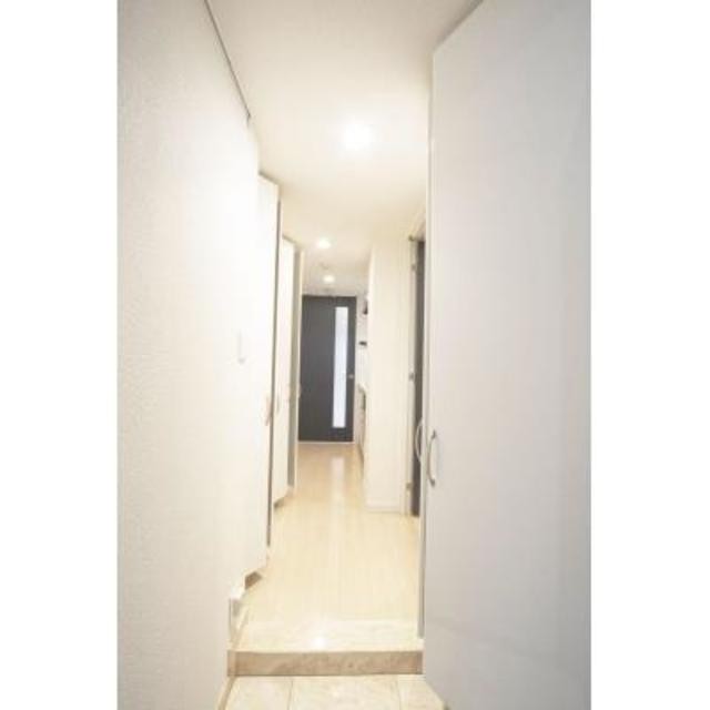 ※写真は同タイプ住戸です。(玄関)