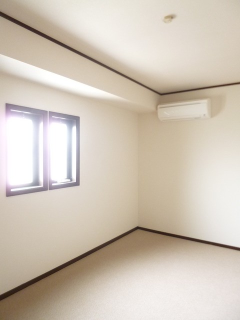 ６．７帖洋室(居間)