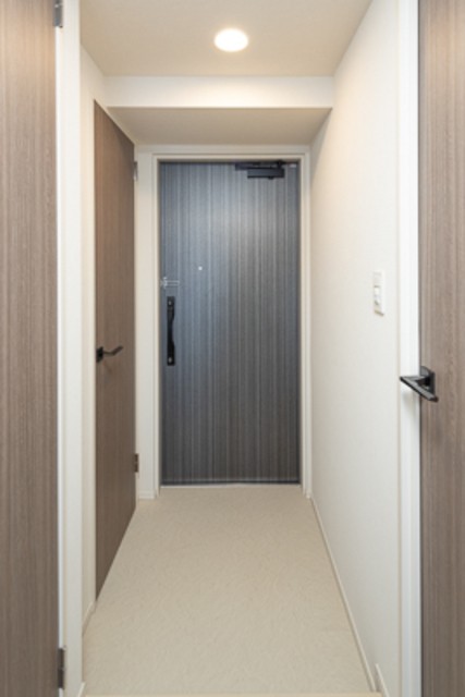 ※写真は同タイプ住戸です。(玄関)