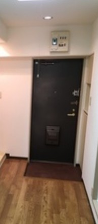 (玄関)