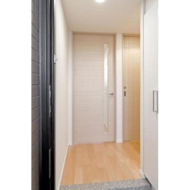 ※写真は同タイプ住戸です。(玄関)