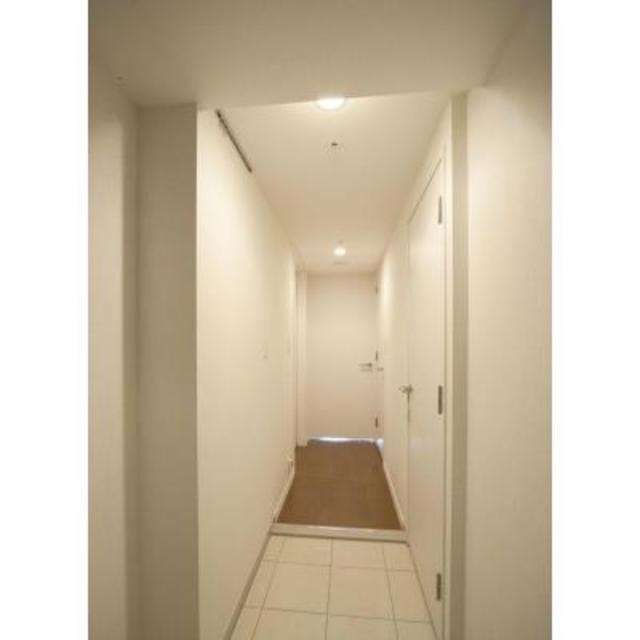 ※写真は同タイプ住戸です。(玄関)