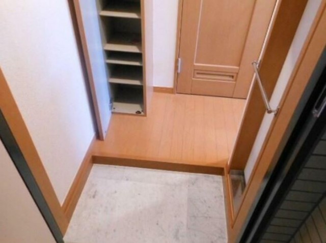 (玄関)