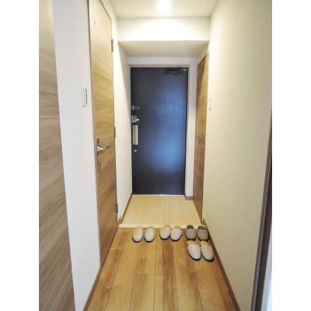 ※写真は同タイプ住戸です。(玄関)