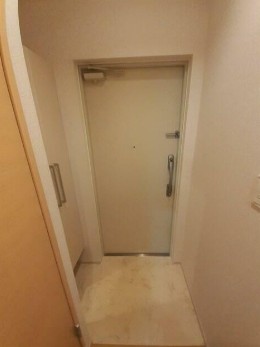 (玄関)