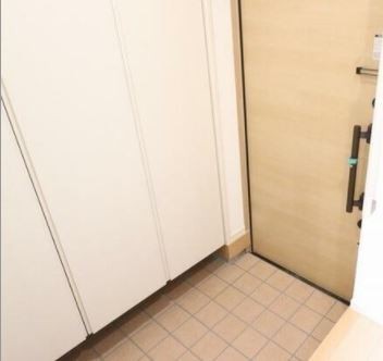 (玄関)