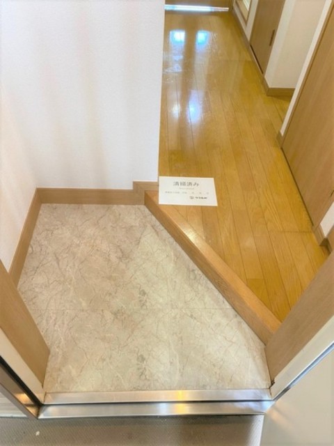 (玄関)