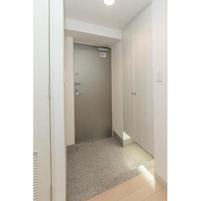 ※写真は同タイプ住戸です。(玄関)