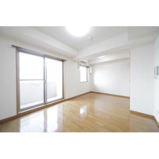 ※写真は同タイプ住戸です。(居間)