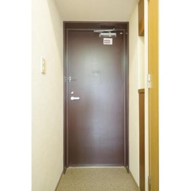 ※写真は同タイプ住戸です。(玄関)