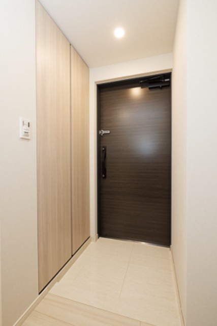 ※写真は同タイプ住戸です。(玄関)