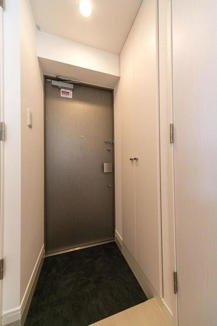 ※写真は同タイプ住戸です。(玄関)