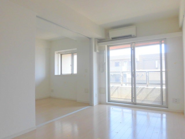 ※他部屋の画像を使用しています。(居間)