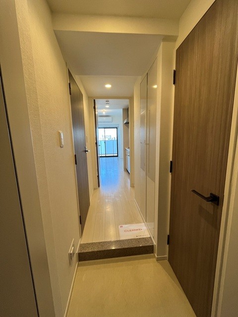 ※写真は同タイプ住戸です。(玄関)