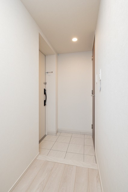 ※写真は同タイプ住戸です。(玄関)
