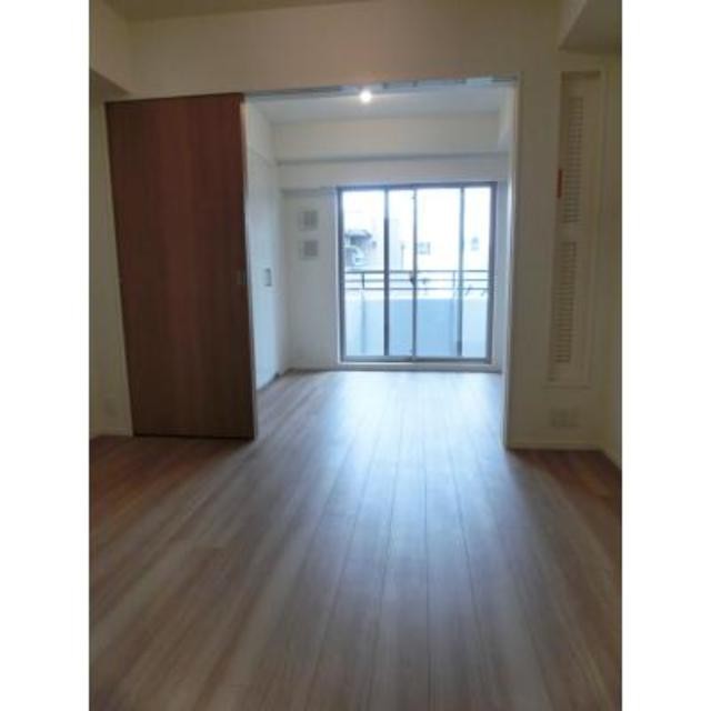※写真は同タイプ住戸です。(居間)