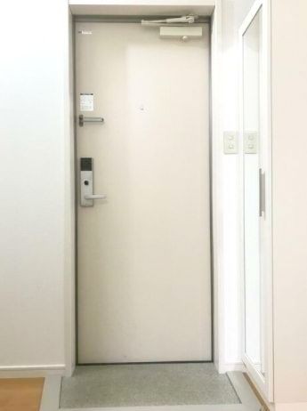 (玄関)