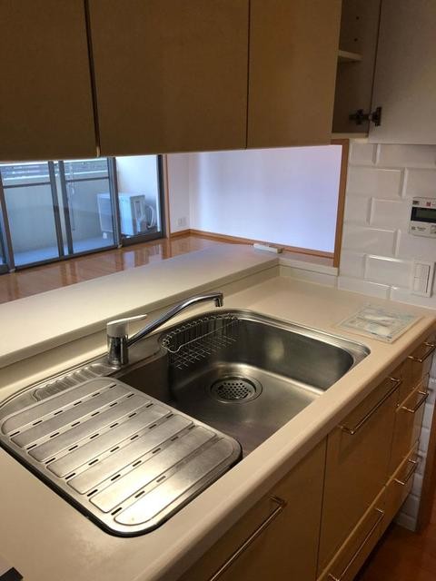 ※写真は同タイプ住戸です。(キッチン)