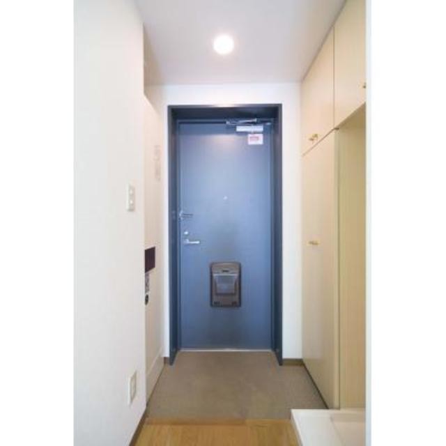 ※写真は同タイプ住戸です。(玄関)