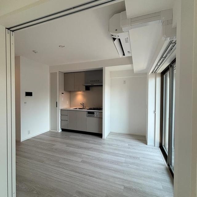 ※写真は同タイプ住戸です。(居間)