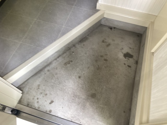 (玄関)