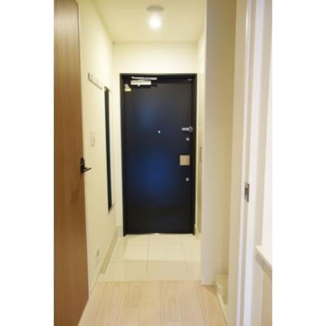 ※写真は同タイプ住戸です。(玄関)