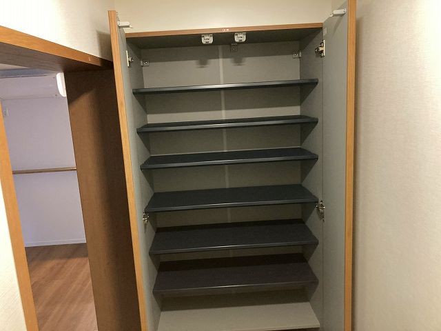 (玄関)