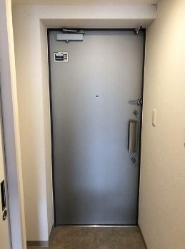 (玄関)