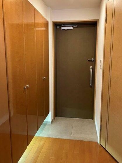 (玄関)