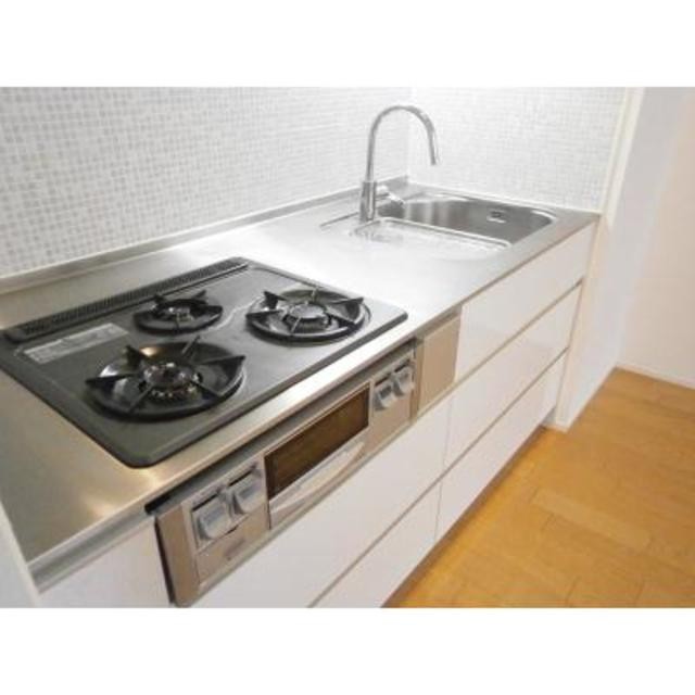 ※写真は同タイプ住戸です。(キッチン)