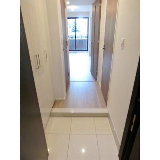 ※写真は同タイプ住戸です。(玄関)