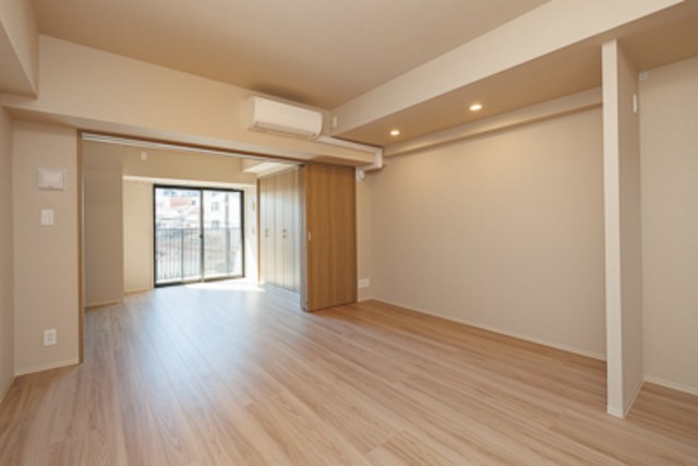 ※写真は同タイプ住戸です。(居間)