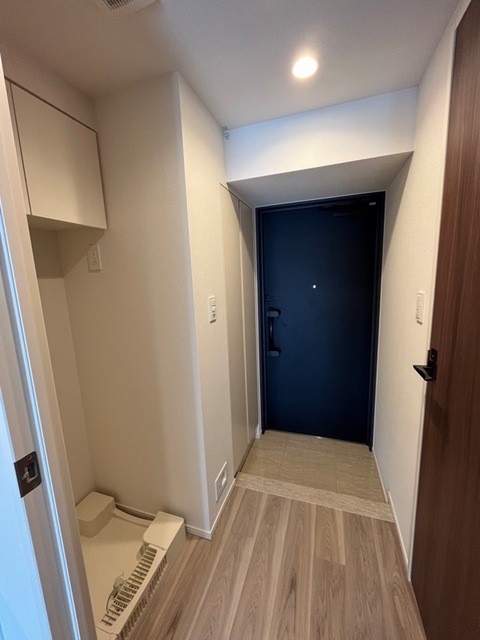 ※写真は同タイプ住戸です。(玄関)