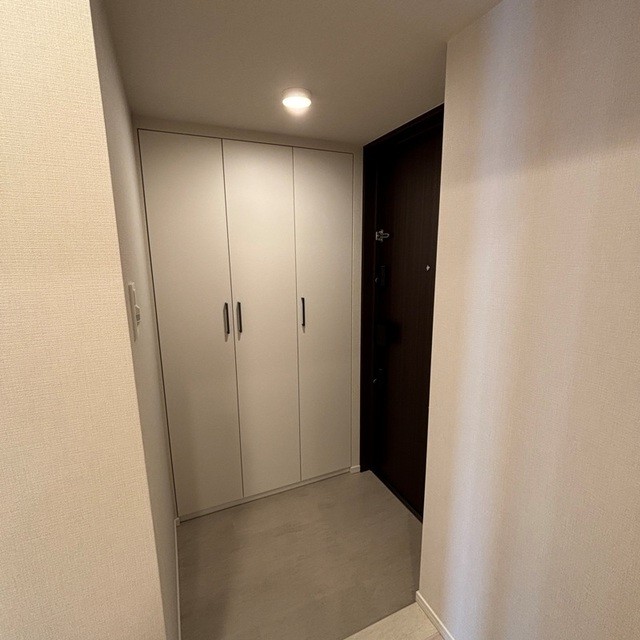 ※写真は同タイプ住戸です。(玄関)