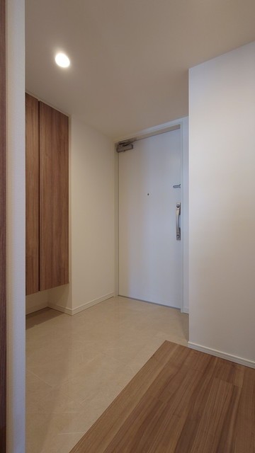 ※写真は同タイプ住戸です。(玄関)
