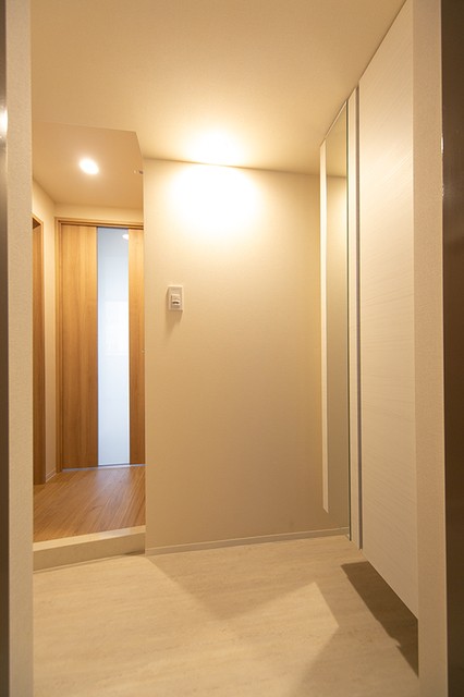 ※写真は同タイプ住戸です。(玄関)