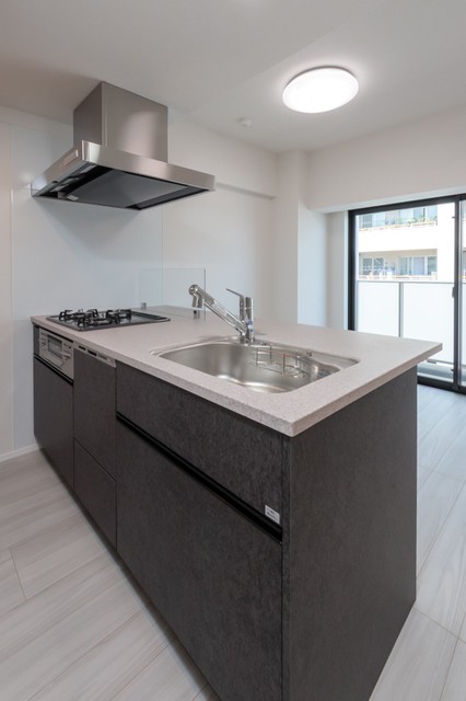 ※写真は同タイプ住戸です。(キッチン)