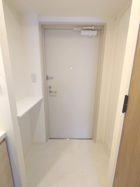 ※写真は同タイプ住戸です。(玄関)