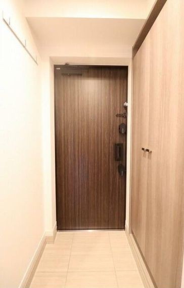 (玄関)
