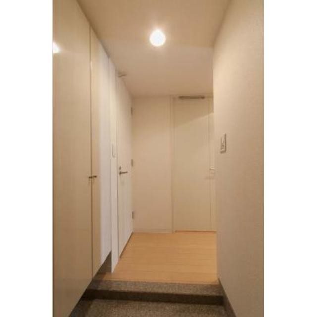 ※写真は同タイプ住戸です。(玄関)